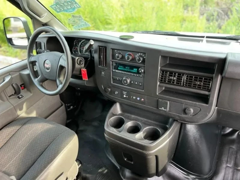 2019 GMC Savana - Image 10 of 12