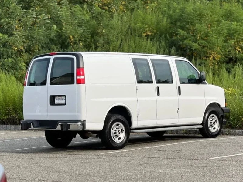 2019 GMC Savana - Image 8 of 12