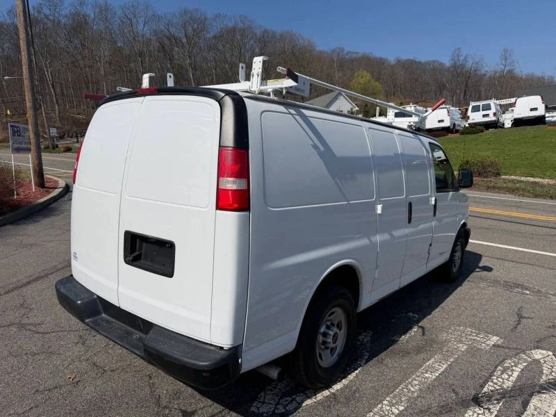 2019 GMC Savana - Image 7 of 12