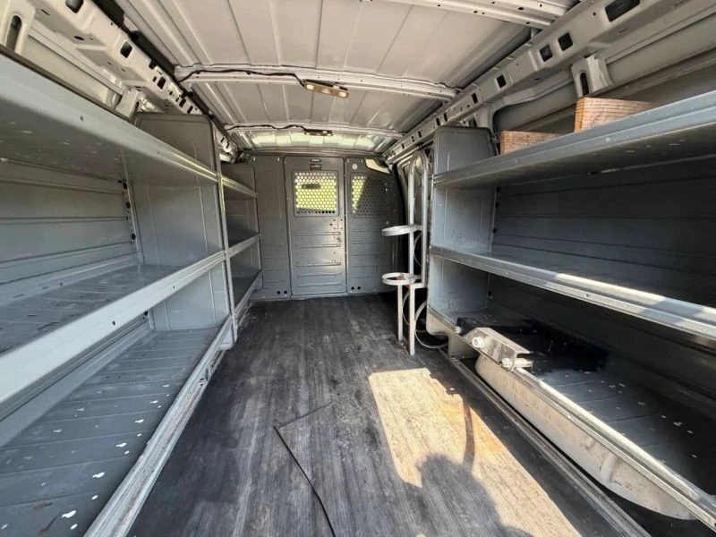 2019 GMC Savana - Image 9 of 12