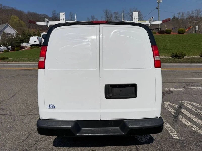 2019 GMC Savana - Image 8 of 12