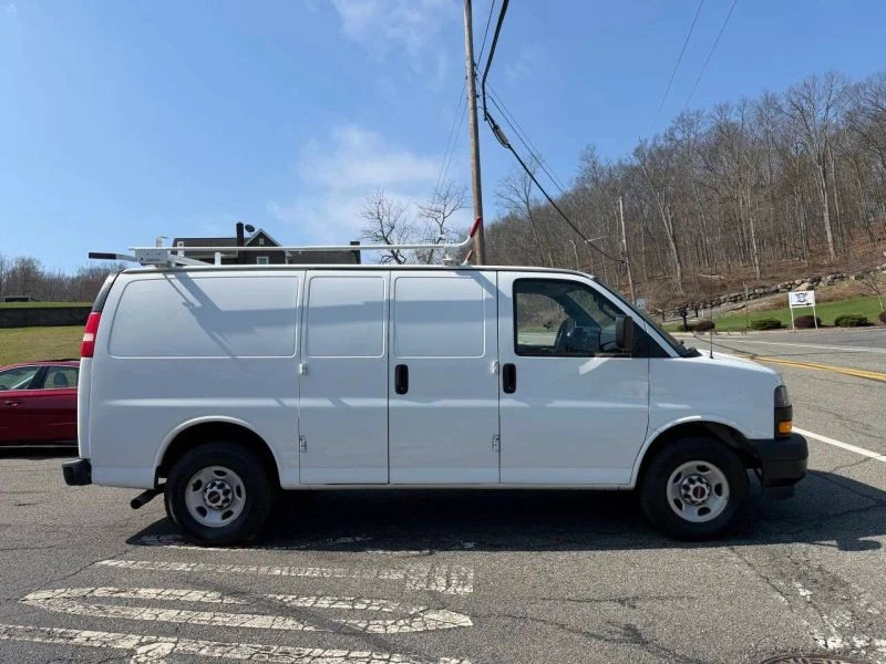 2019 GMC Savana - Image 5 of 12