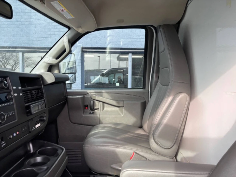 2019 GMC Savana - Image 12 of 12