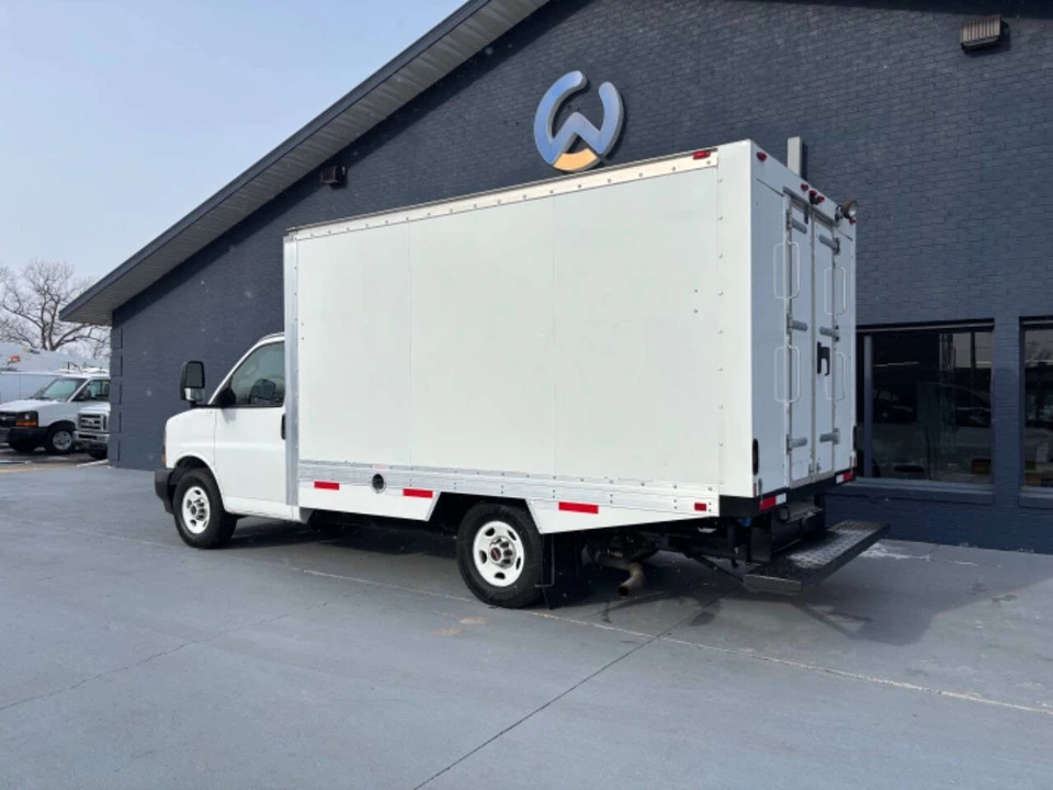 2019 GMC Savana - Image 3 of 12