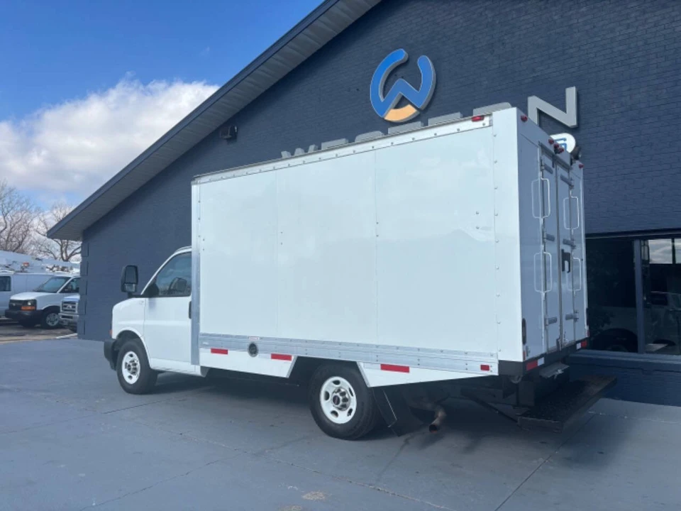2019 GMC Savana - Image 6 of 12