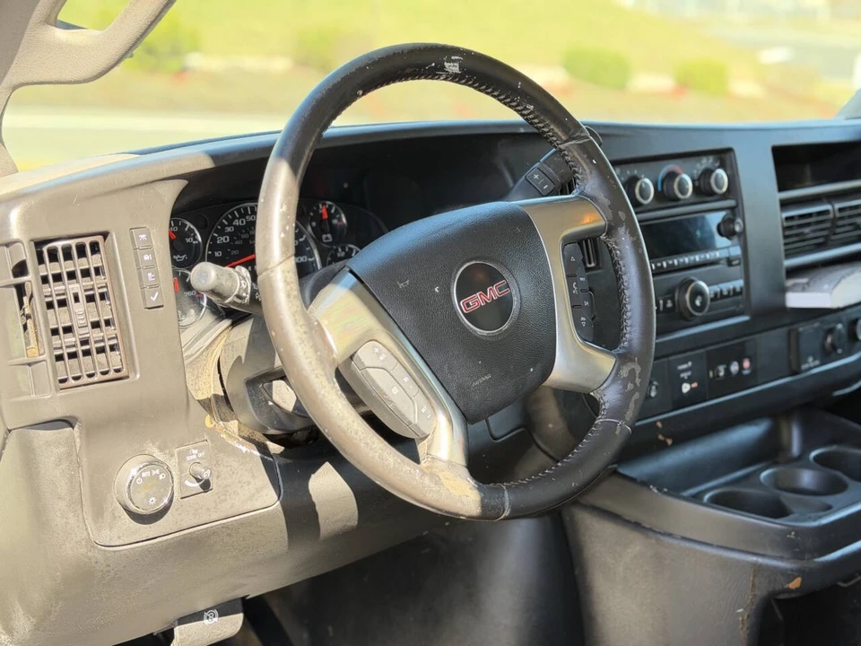 2019 GMC Savana - Image 5 of 20