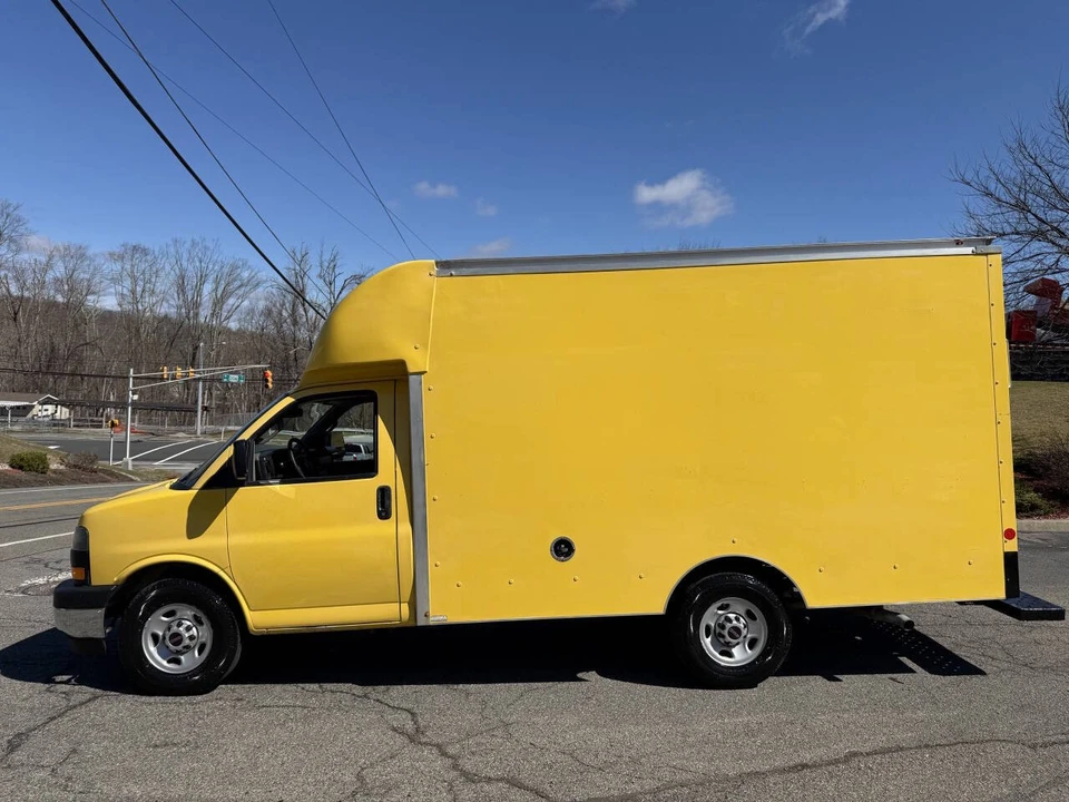 2019 GMC Savana - Image 6 of 20