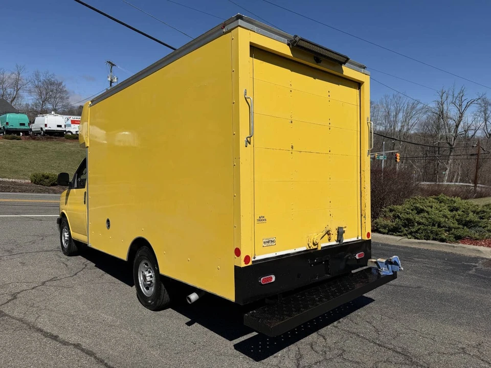 2019 GMC Savana - Image 4 of 20