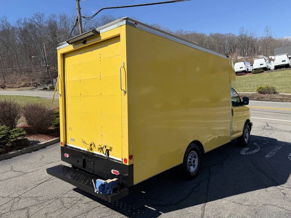 2019 GMC Savana - Image 18 of 20