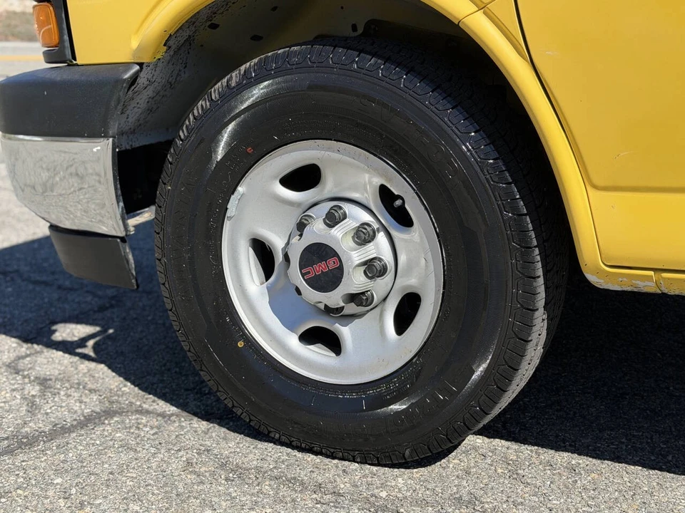 2019 GMC Savana - Image 14 of 20