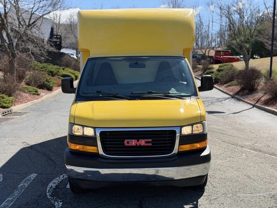 2019 GMC Savana - Image 11 of 20