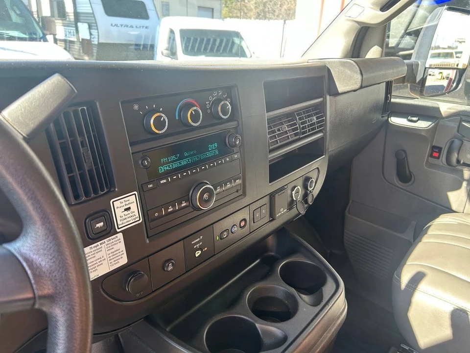 2019 GMC Savana - Image 16 of 21