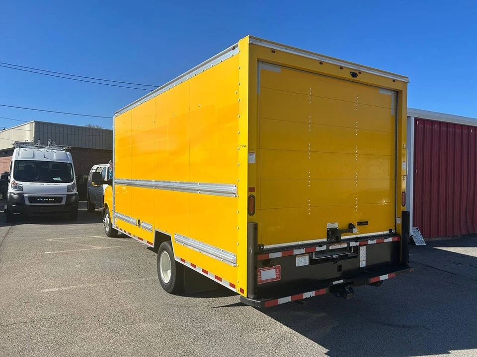 2019 GMC Savana - Image 3 of 21