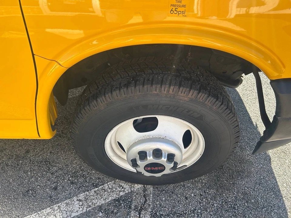 2019 GMC Savana - Image 7 of 21