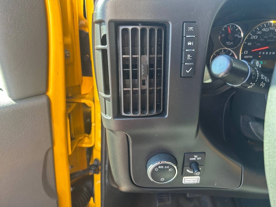 2019 GMC Savana - Image 17 of 21