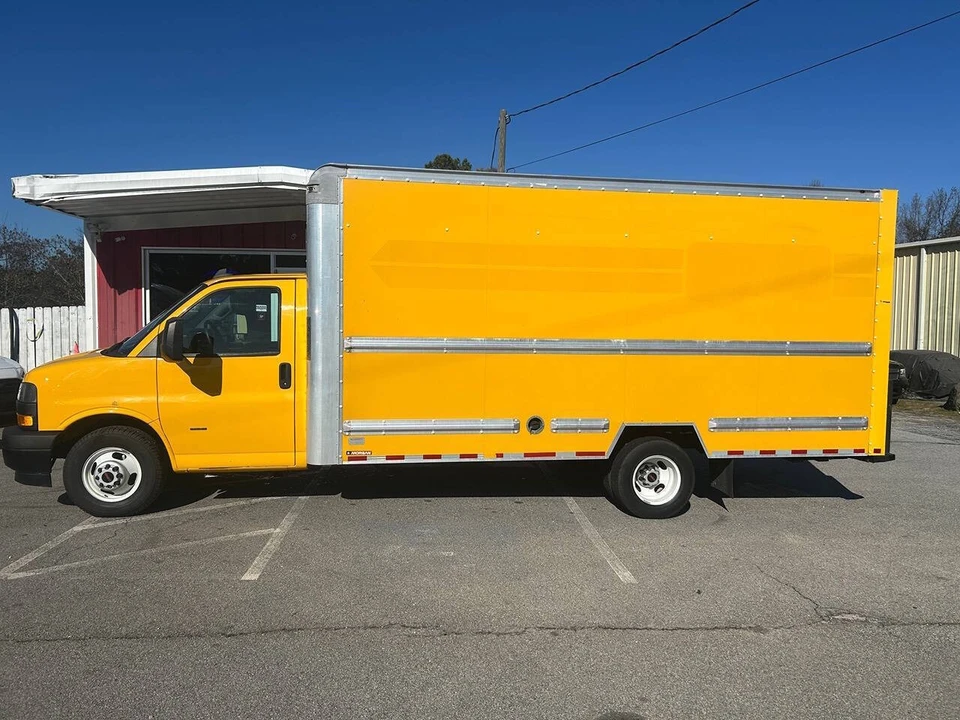 2019 GMC Savana - Image 2 of 21
