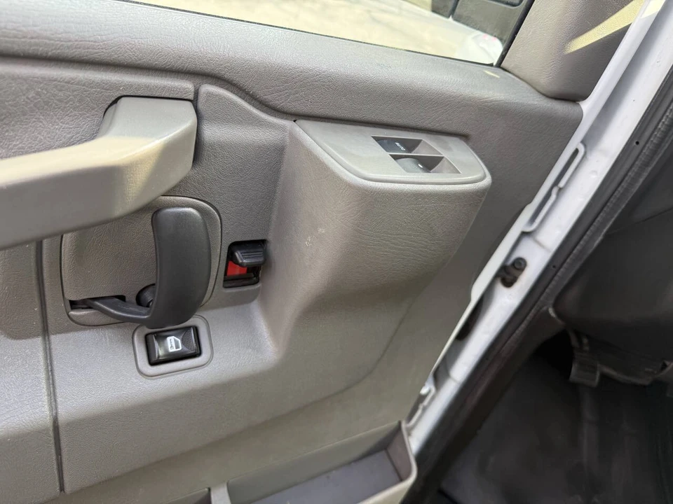 2019 GMC Savana - Image 18 of 21