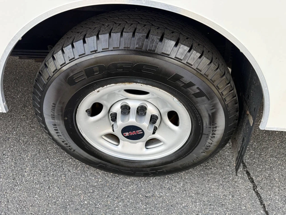 2019 GMC Savana - Image 13 of 21