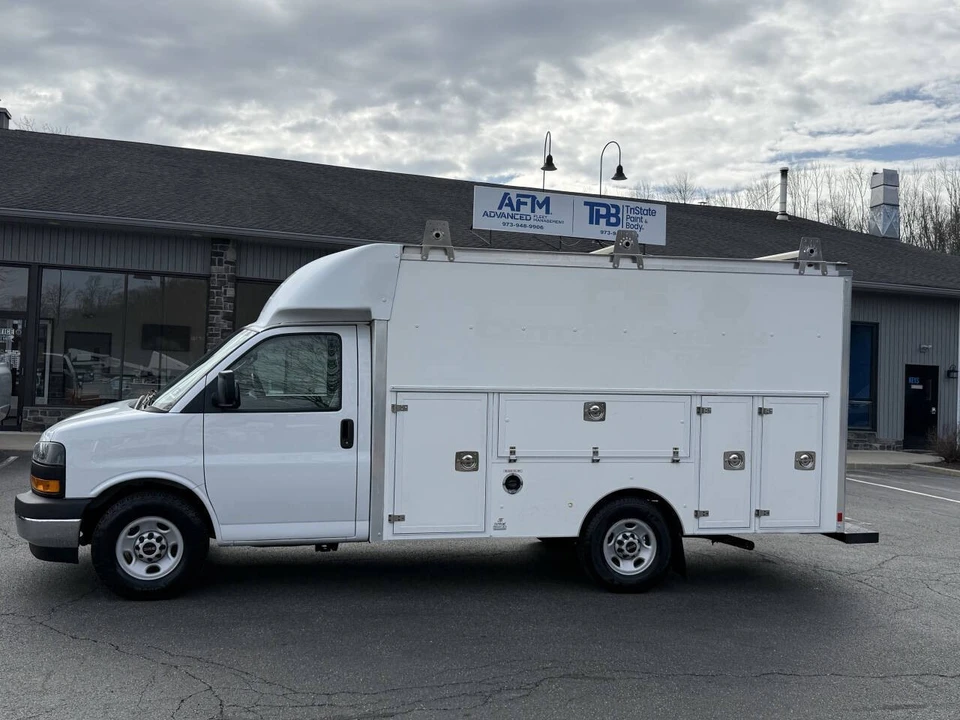 2019 GMC Savana - Image 3 of 21