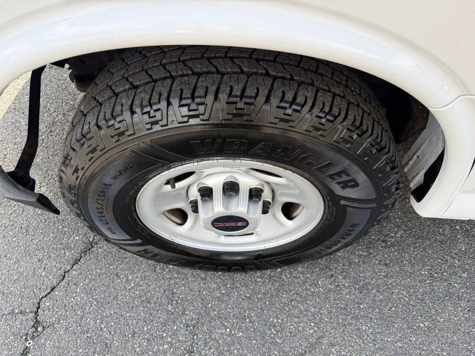 2019 GMC Savana - Image 12 of 21