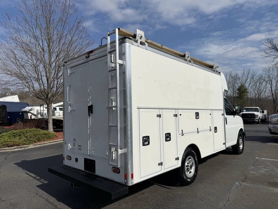2019 GMC Savana - Image 5 of 21