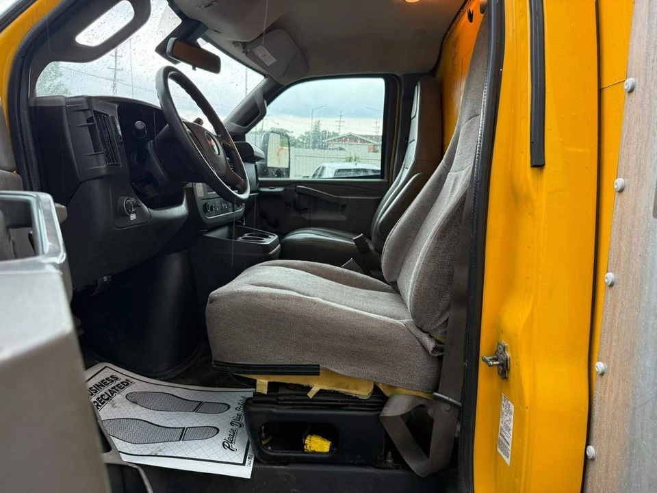 2019 GMC Savana - Image 15 of 21