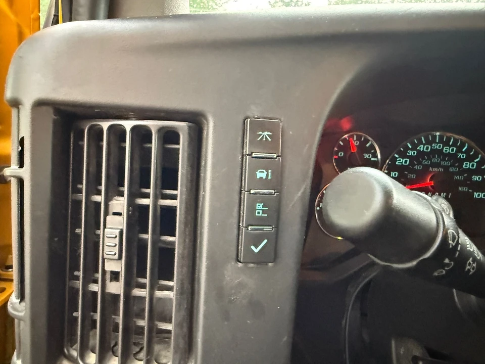 2019 GMC Savana - Image 13 of 21