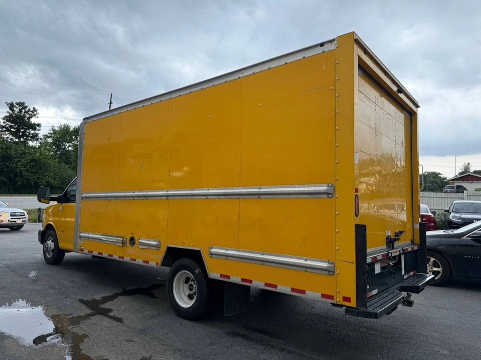 2019 GMC Savana - Image 5 of 21