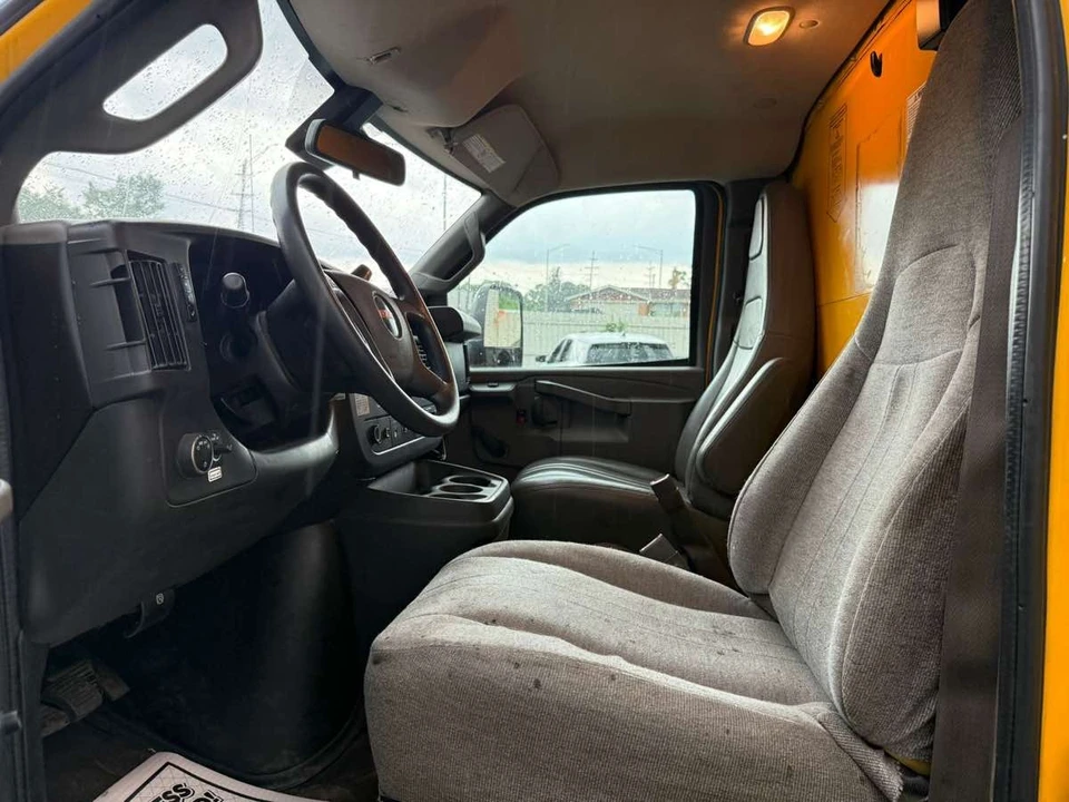 2019 GMC Savana - Image 14 of 21