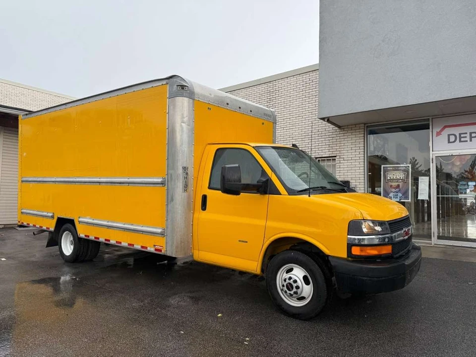 2019 GMC Savana - Image 4 of 21