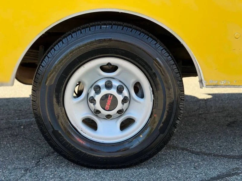 2019 GMC Savana - Image 12 of 12