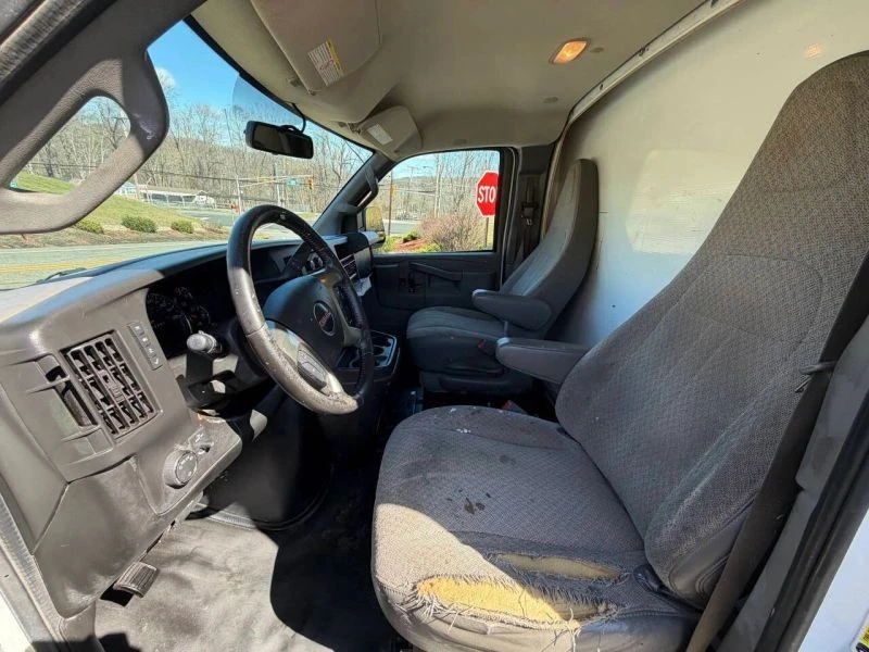 2019 GMC Savana - Image 7 of 12
