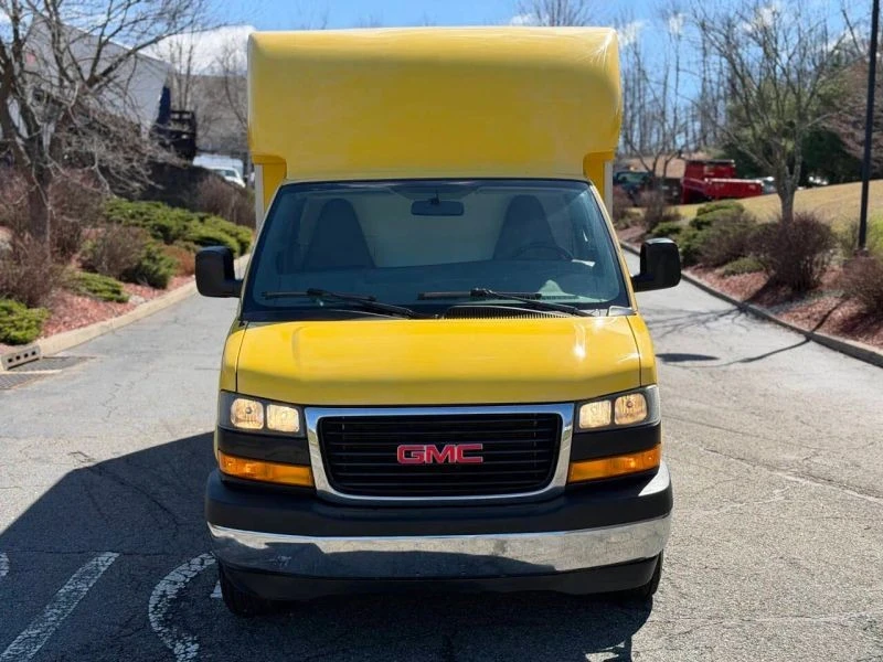 2019 GMC Savana - Image 11 of 12