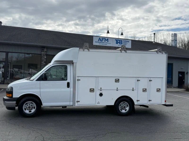 2019 GMC Savana - Image 3 of 12