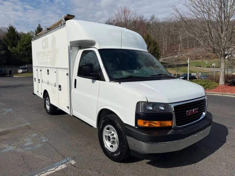2019 GMC Savana - Image 7 of 12