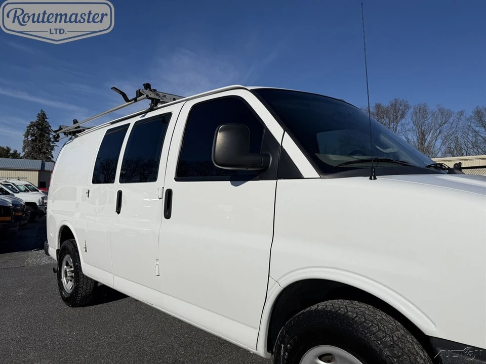 2019 GMC Savana - Image 10 of 12