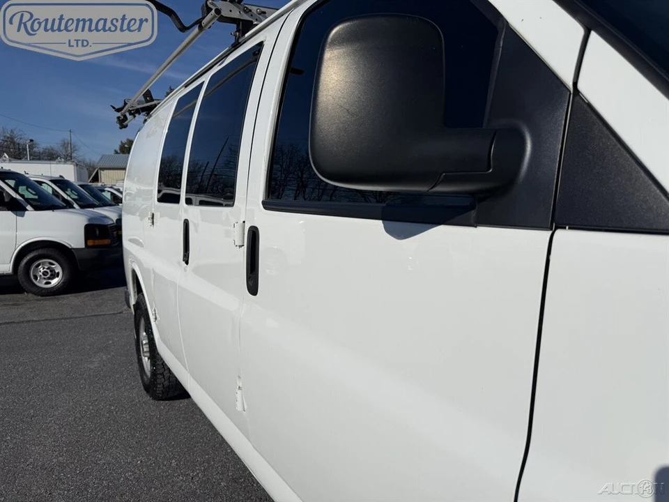 2019 GMC Savana - Image 11 of 12