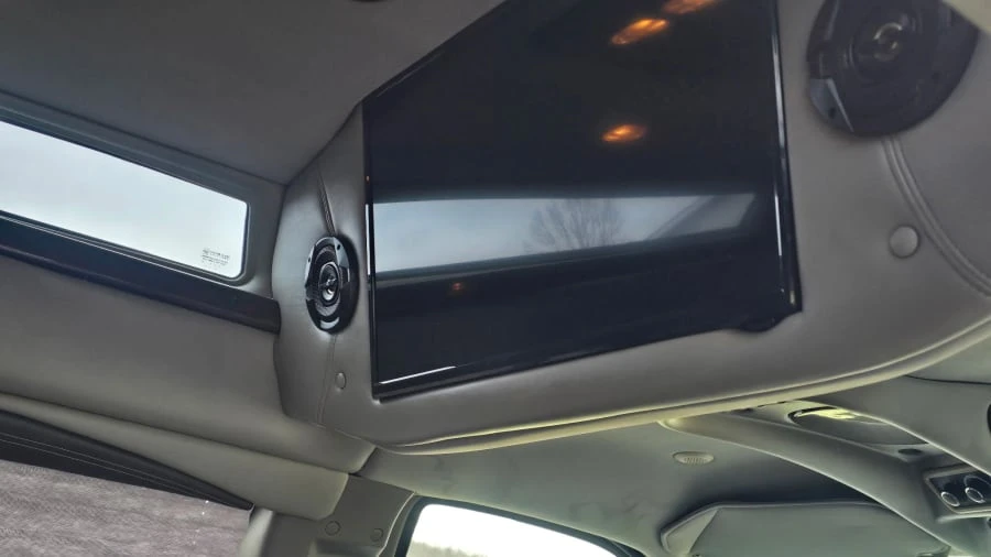 2019 GMC Savana - Image 11 of 19