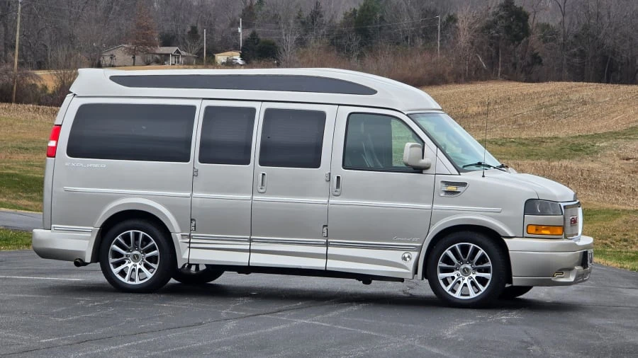 2019 GMC Savana - Image 5 of 19