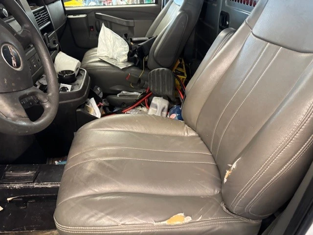 2019 GMC Savana - Image 4 of 6