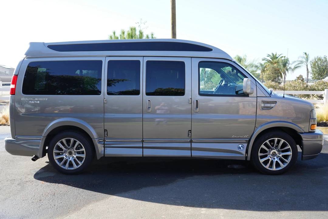 2019 GMC Savana - Image 3 of 11