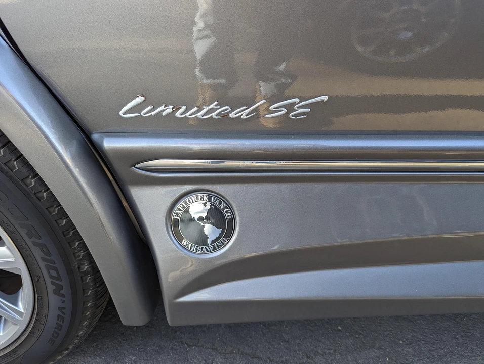 2019 GMC Savana - Image 8 of 11