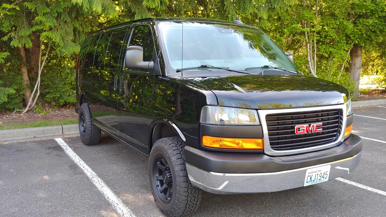 2019 GMC Savana - Image 12 of 31