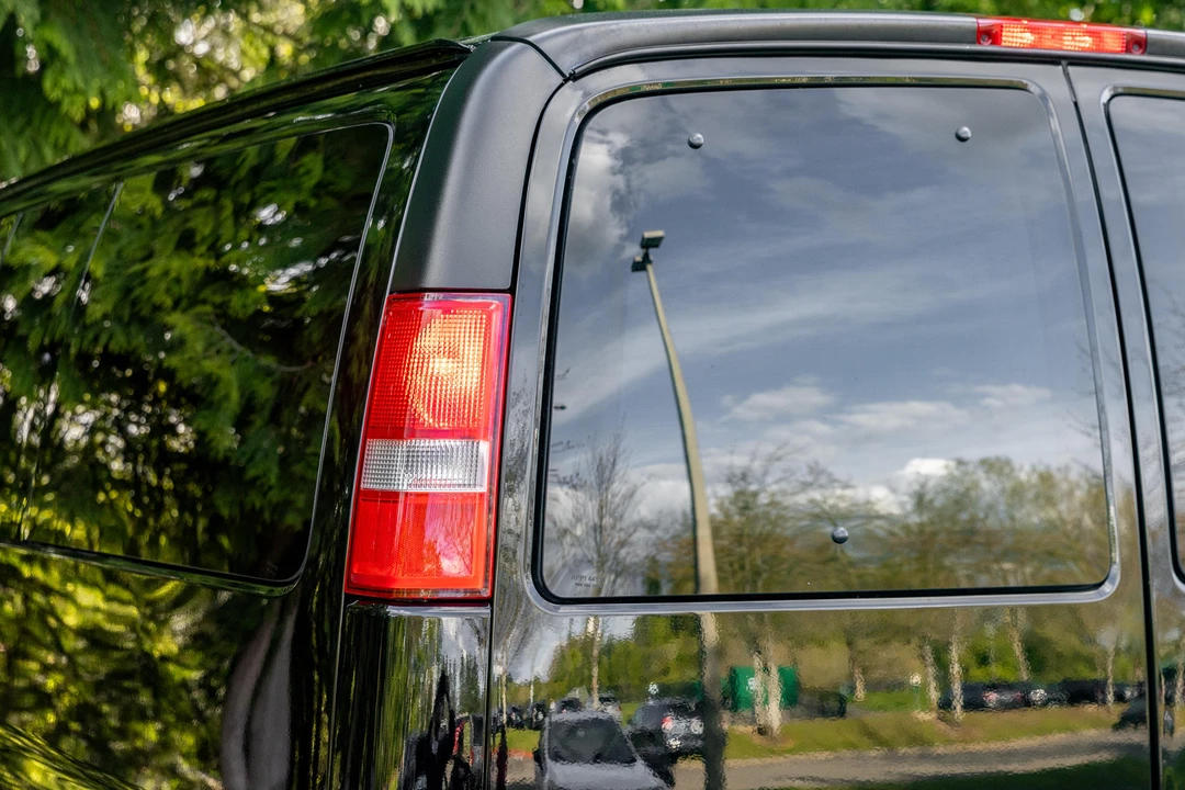 2019 GMC Savana - Image 18 of 31