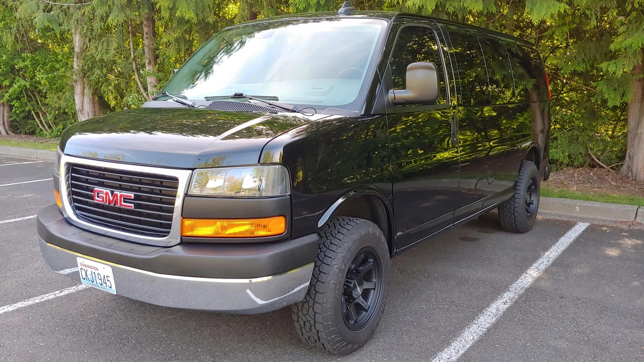 2019 GMC Savana - Image 8 of 31