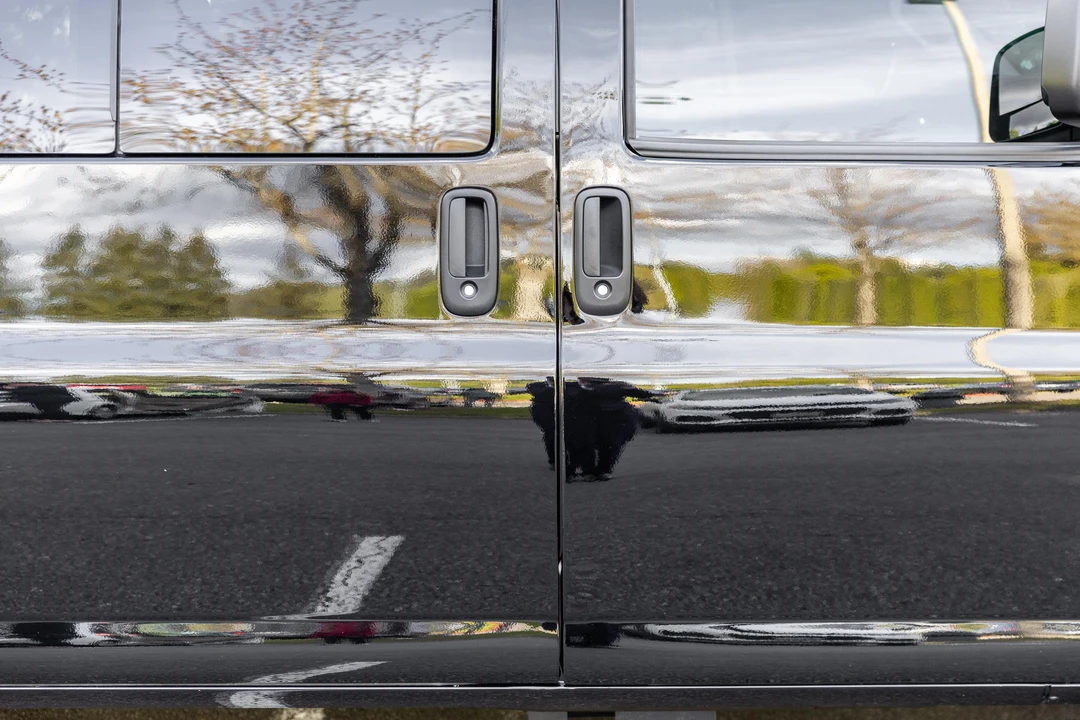 2019 GMC Savana - Image 26 of 31