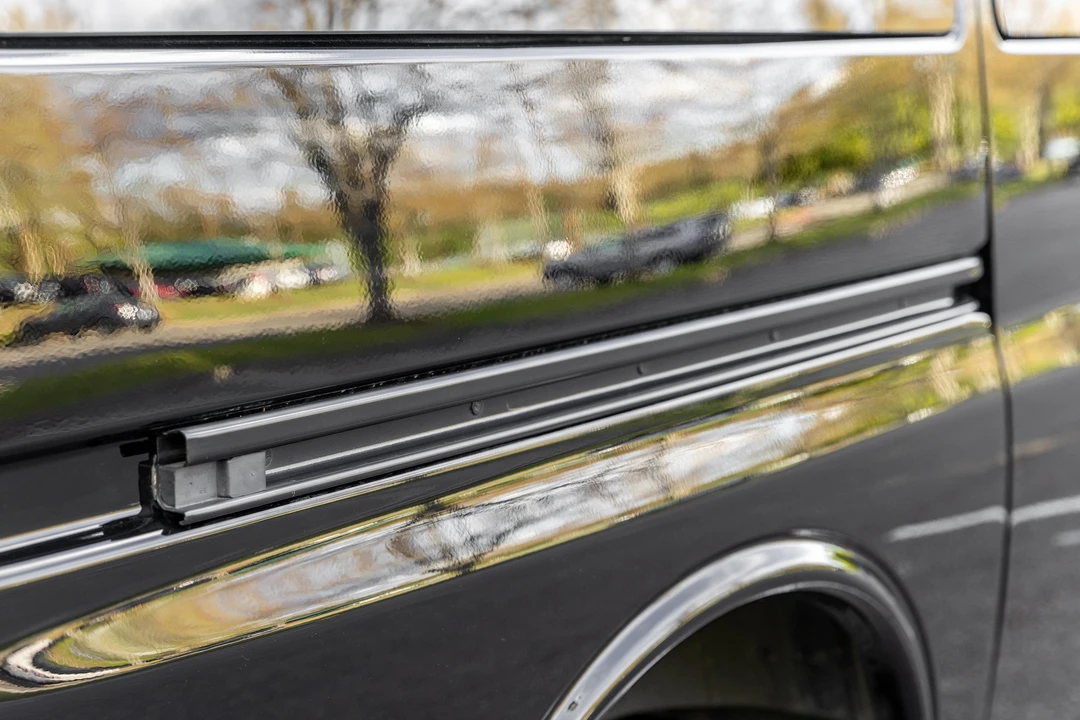 2019 GMC Savana - Image 24 of 31