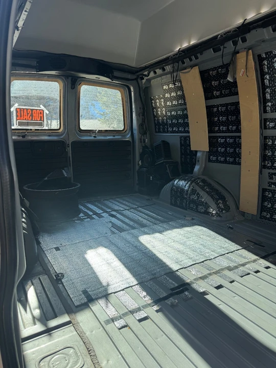 2019 GMC Savana - Image 10 of 21