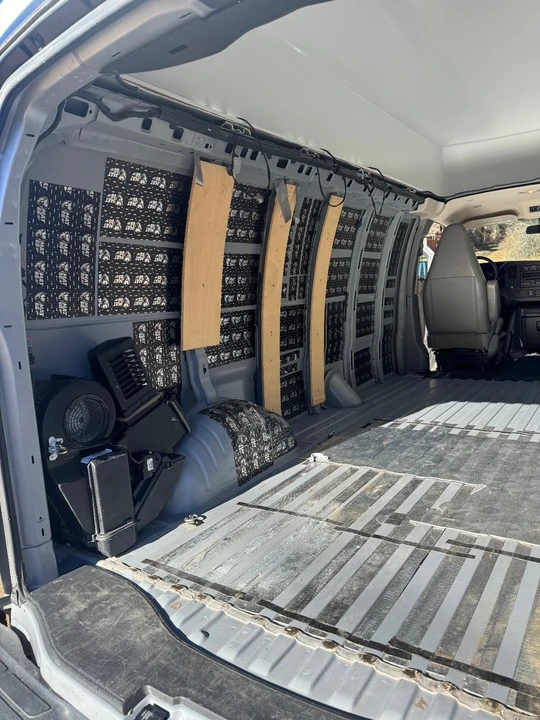 2019 GMC Savana - Image 13 of 21