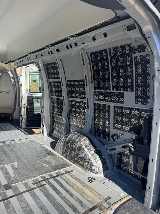 2019 GMC Savana - Image 12 of 21